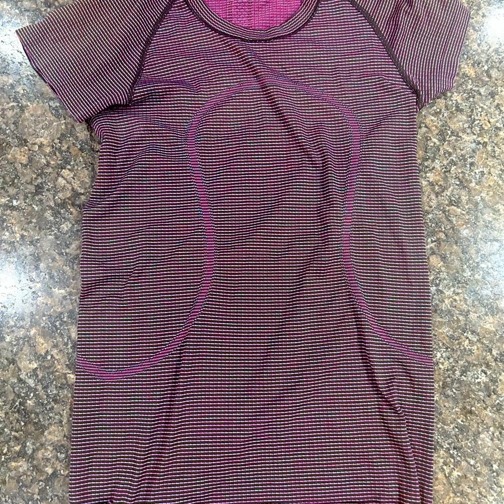 Lulu lemon athletic top size 6